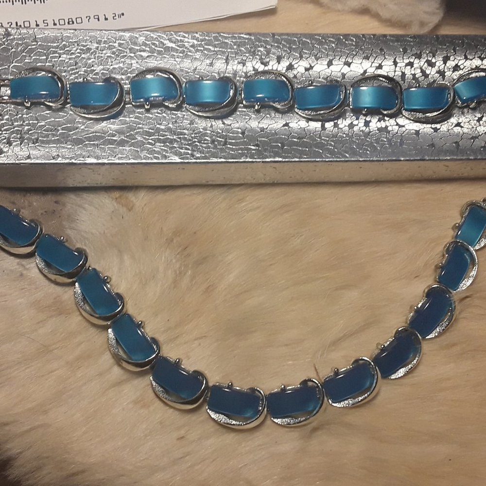 Vintage Jewelry Set.. Necklace & Bracelet